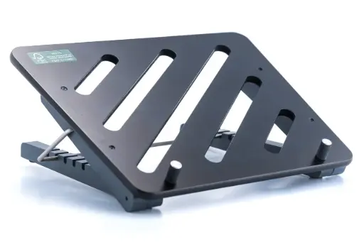 [Esta base para computador portátil permite elevar su computador, ayudándole a tener una correcta postura para trabajar durante varias horas.  Proporciona una graduación de alturas con el fin de dar una posición natural al cuello y espalda evitando inclinaciones, malas posturas y lesiones.  Características  Plegable y fácil de transportar Liviana y Cómoda Ideal para todo tipo de equipos portátiles Altura máxima: 19 Altura mínima: 9 cm Inclinación: 0 - 45° Soporta 15 Kg] BASE PARA PORTATIL ARTECMA 0964